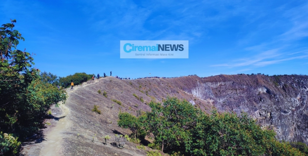 HUT ke-80 RI, Jalur Palutungan Ciremai Dipadati Pendaki