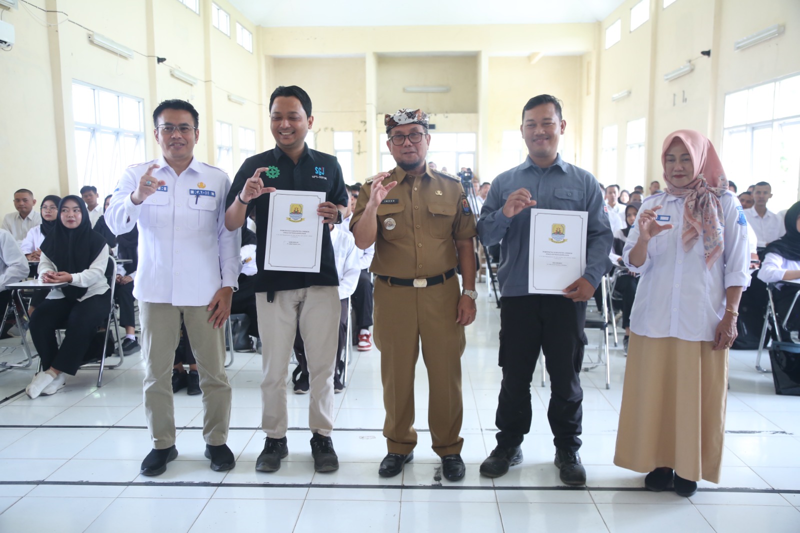 Bupati Imron Dorong Peningkatan Keterampilan Kerja Lewat DBHCHT 2025