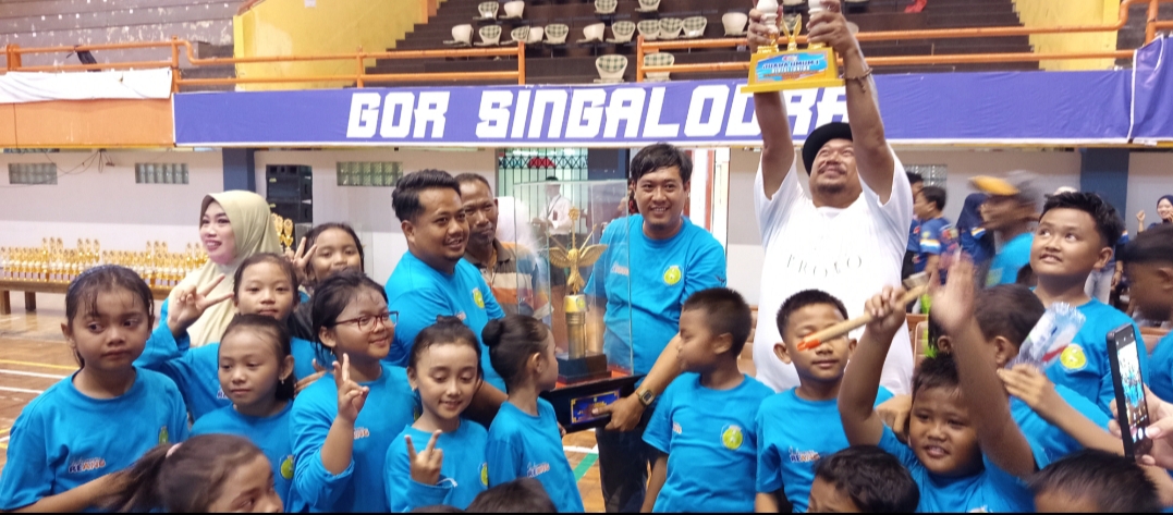 SDN 3 Ujungaris Raih Juara Umum Pada Festival Marching Band Indramayu 2025