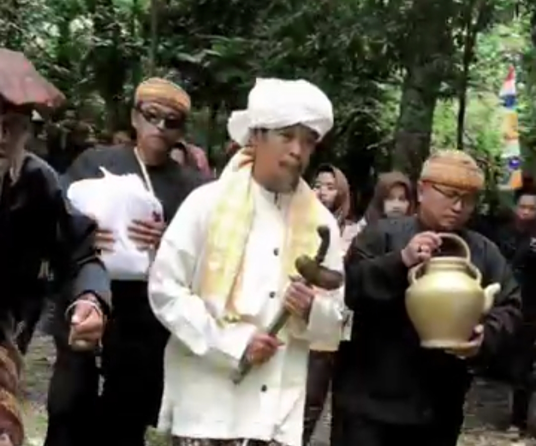 Legenda Kawin Cai, Tradisi Sakral Penyatu Dua Sumber Kehidupan