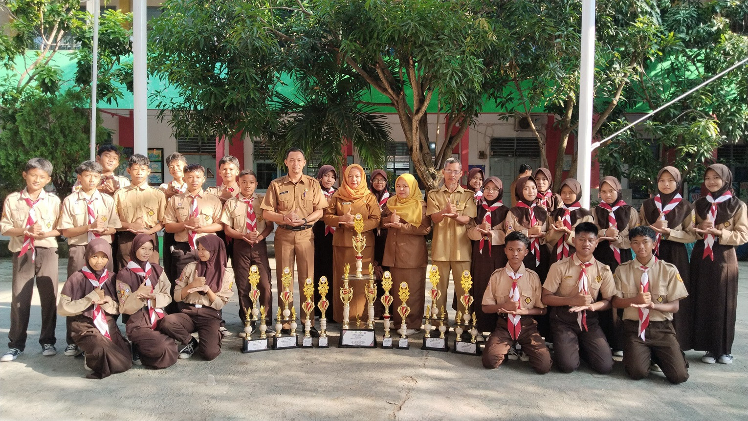 Borong Juara Umum, SMPN 4 Sindang Panen Medali Madya Kiraja Scout 2025