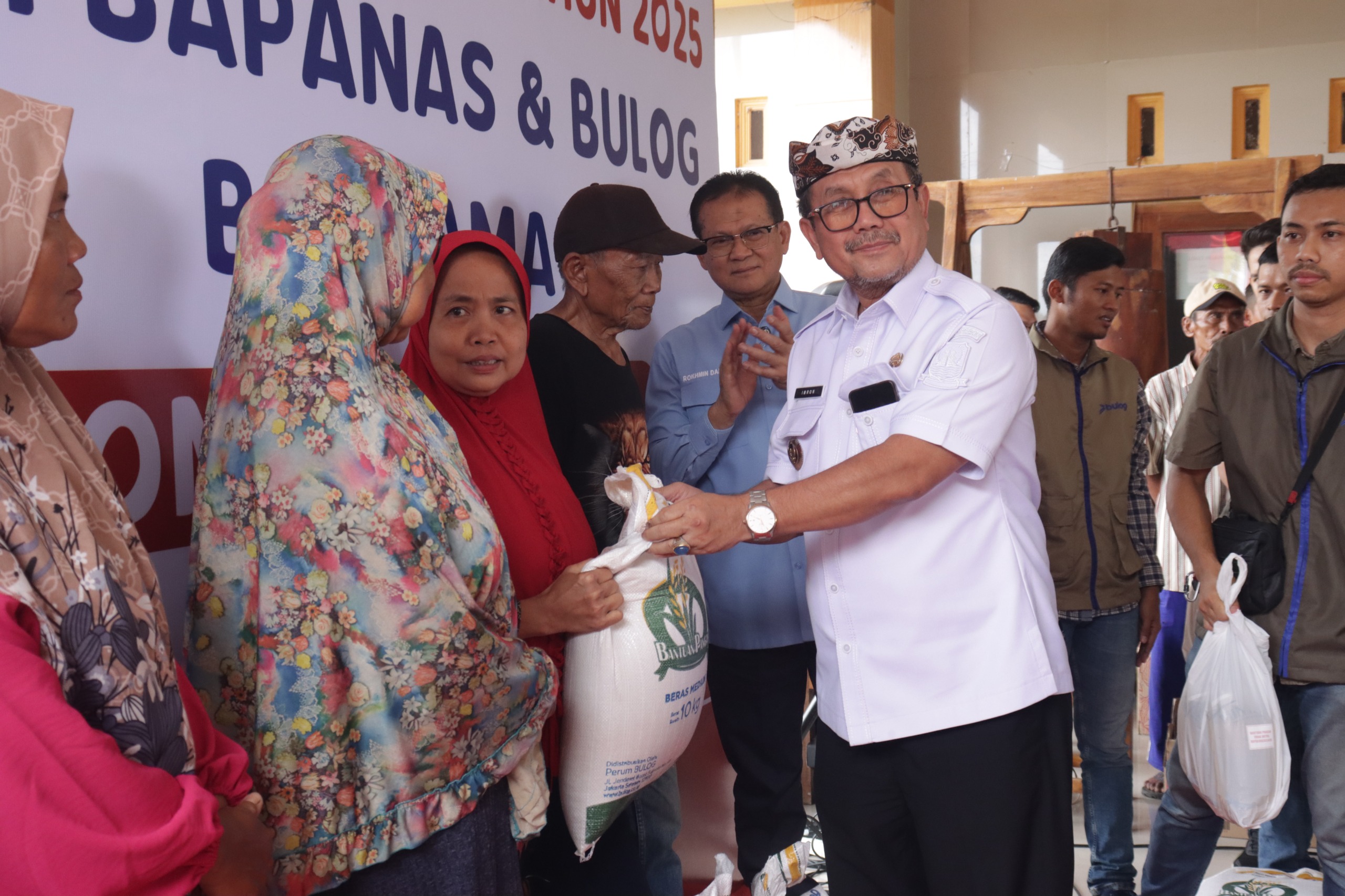 Dorong Ekonomi Masyarakat, Bupati Imron Ajak Warga Cirebon Berdaya Lewat Lapangan Kerja