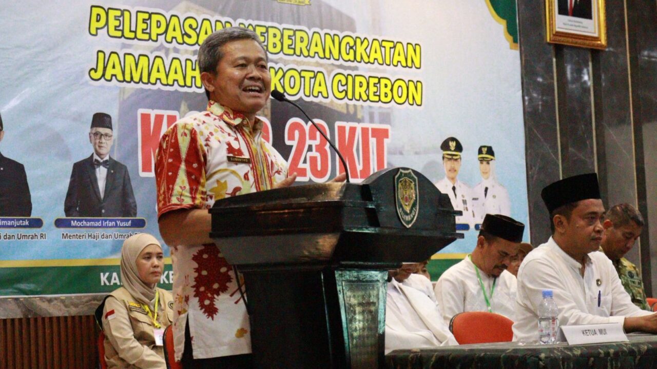 Pemkot Cirebon Lepas Kloter 23 KJT, Jemaah Diminta Utamakan Rukun Haji dan Kebersamaan